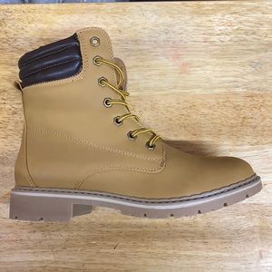 Woman work boots 🥾